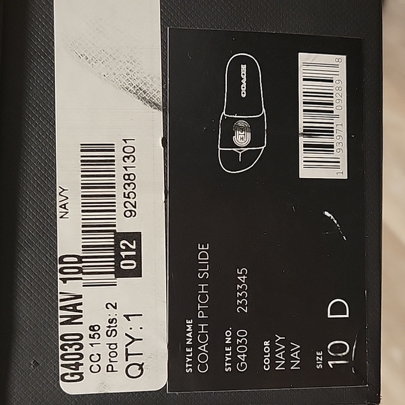 Only used once- Coach slides for Men or Women if you like the style - Picture 4 of 4